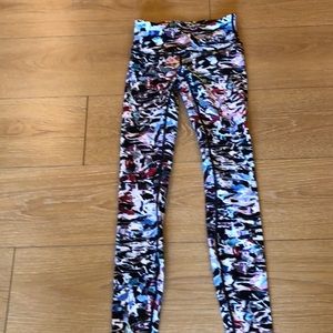 Wunder under low rise tights